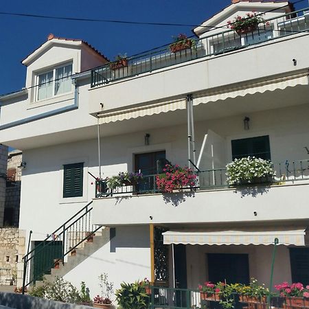 Viktorija Apartments Seget Vranjica Exterior photo